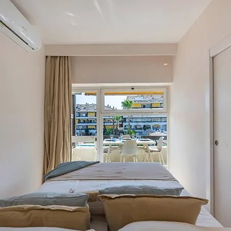 Stylish In Golden Mile At 300m From The Apartmán