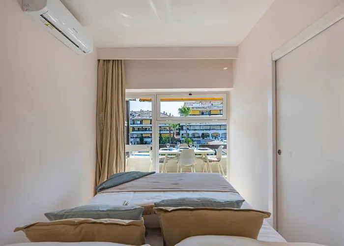 Stylish In Golden Mile At 300m From The Apartmán