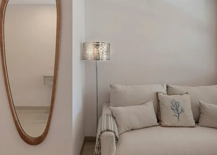 Stylish In Golden Mile At 300m From The Apartmán *
